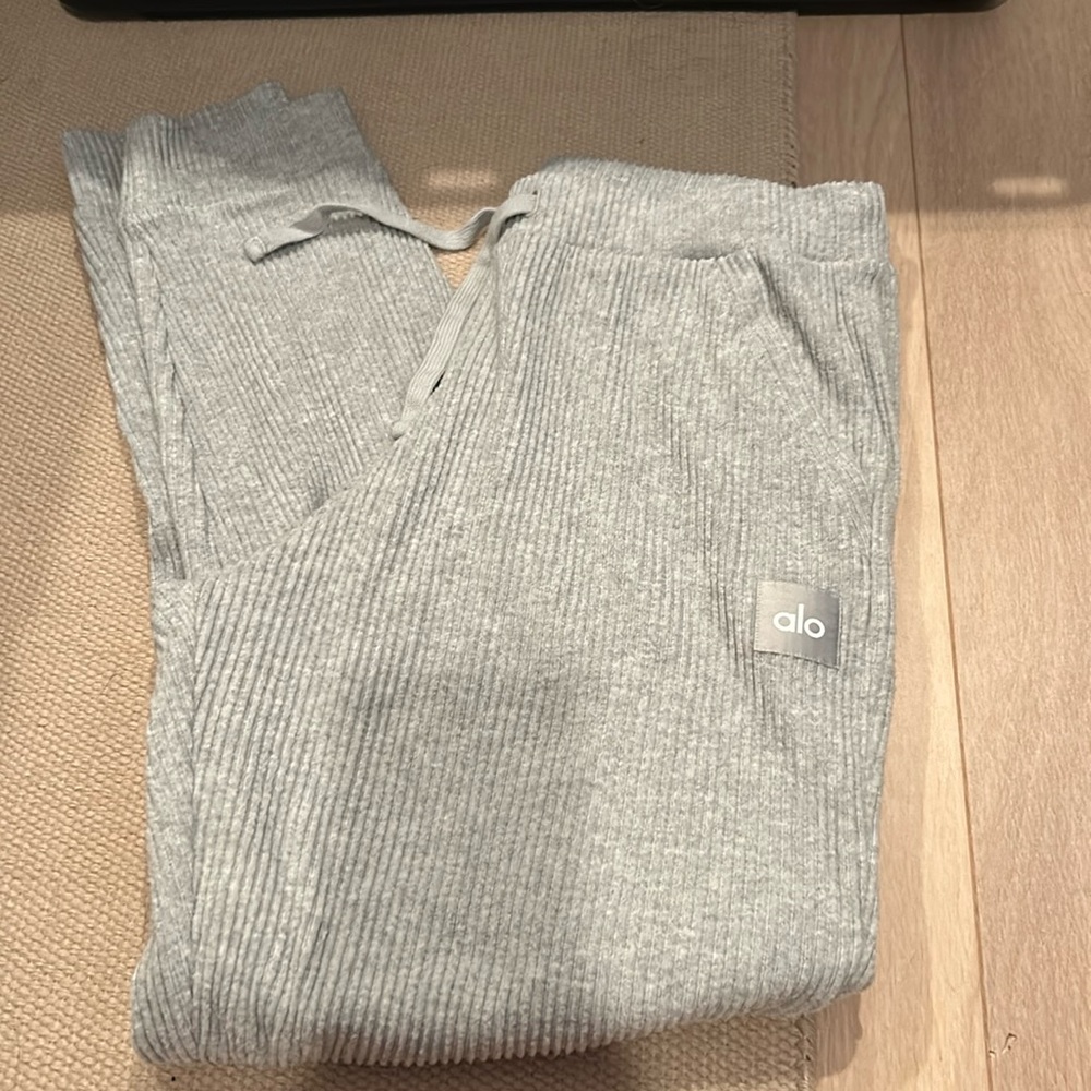 Alo muse sweatpants